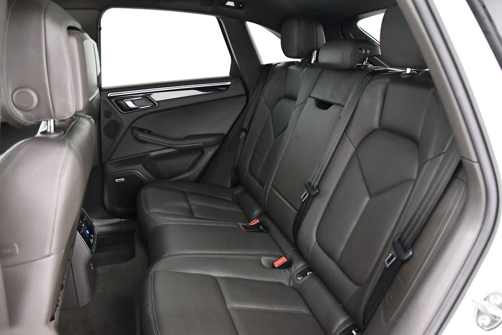 Used 2021 Porsche Macan image 21