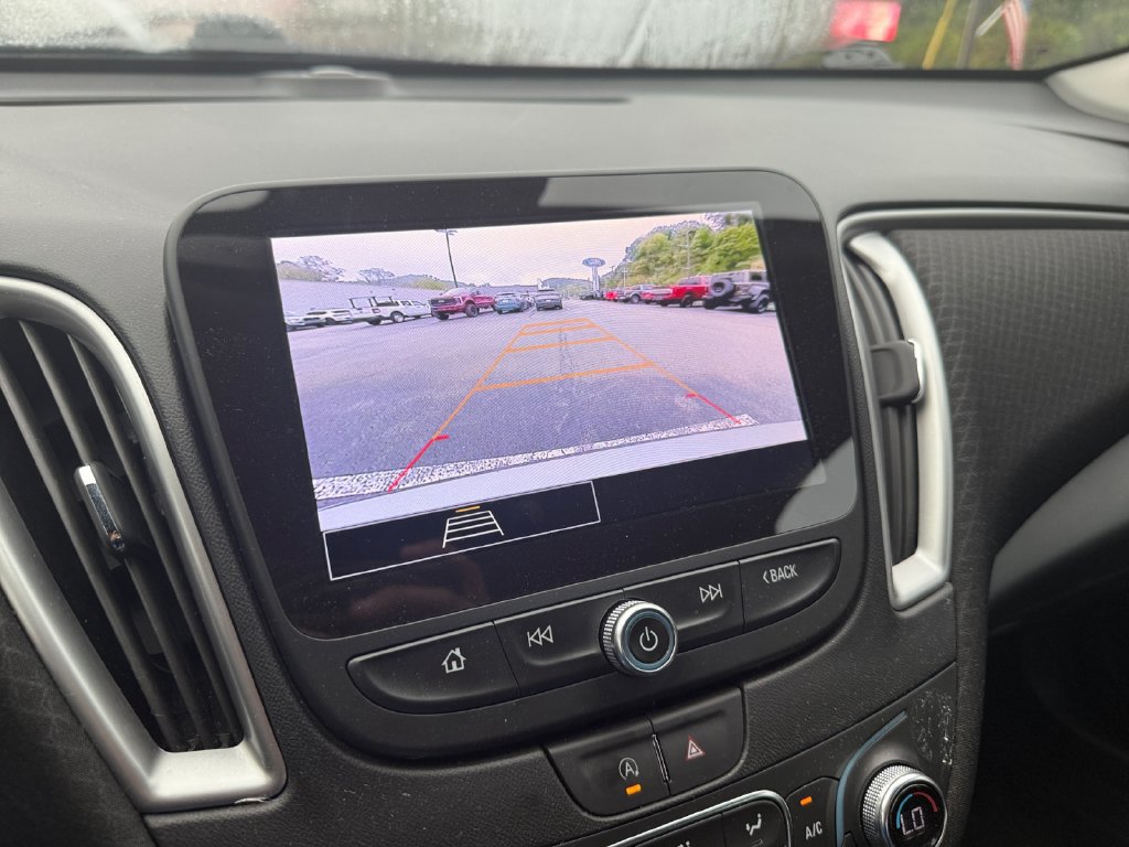 Used 2025 Chevrolet Malibu LT FWD image 18