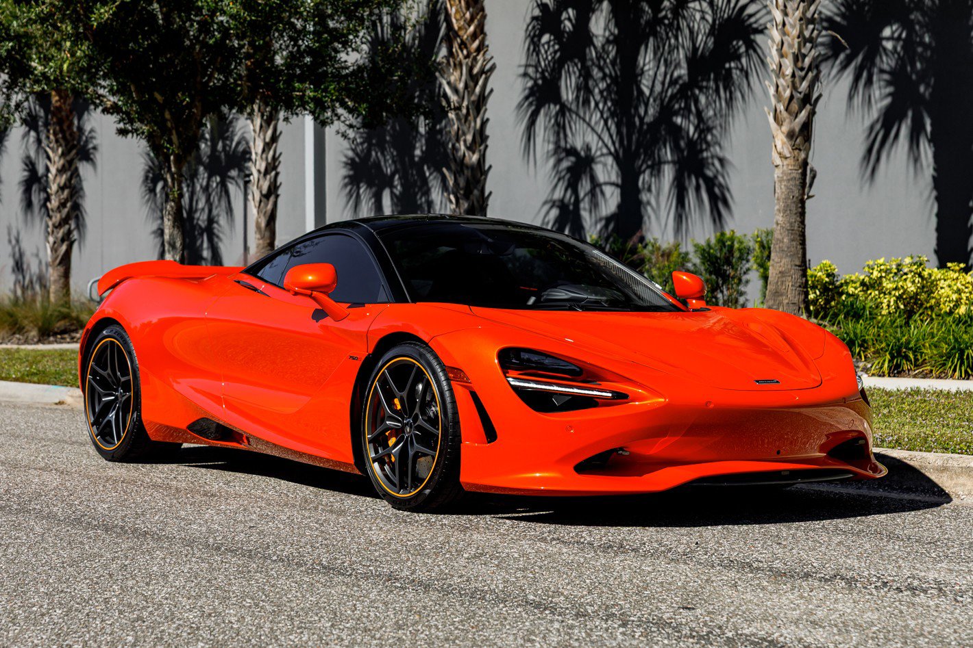 Used 2024 McLaren 750S RWD image 12