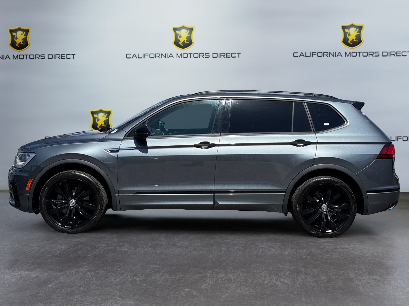 Used 2021 Volkswagen Tiguan S FWD image 2