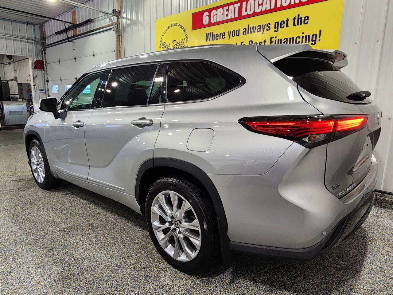 Used 2021 Toyota Highlander Limited AWD/4WD image 5