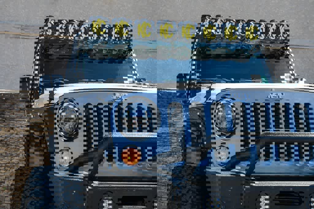 Used 2015 Jeep Wrangler Freedom Edition image 4