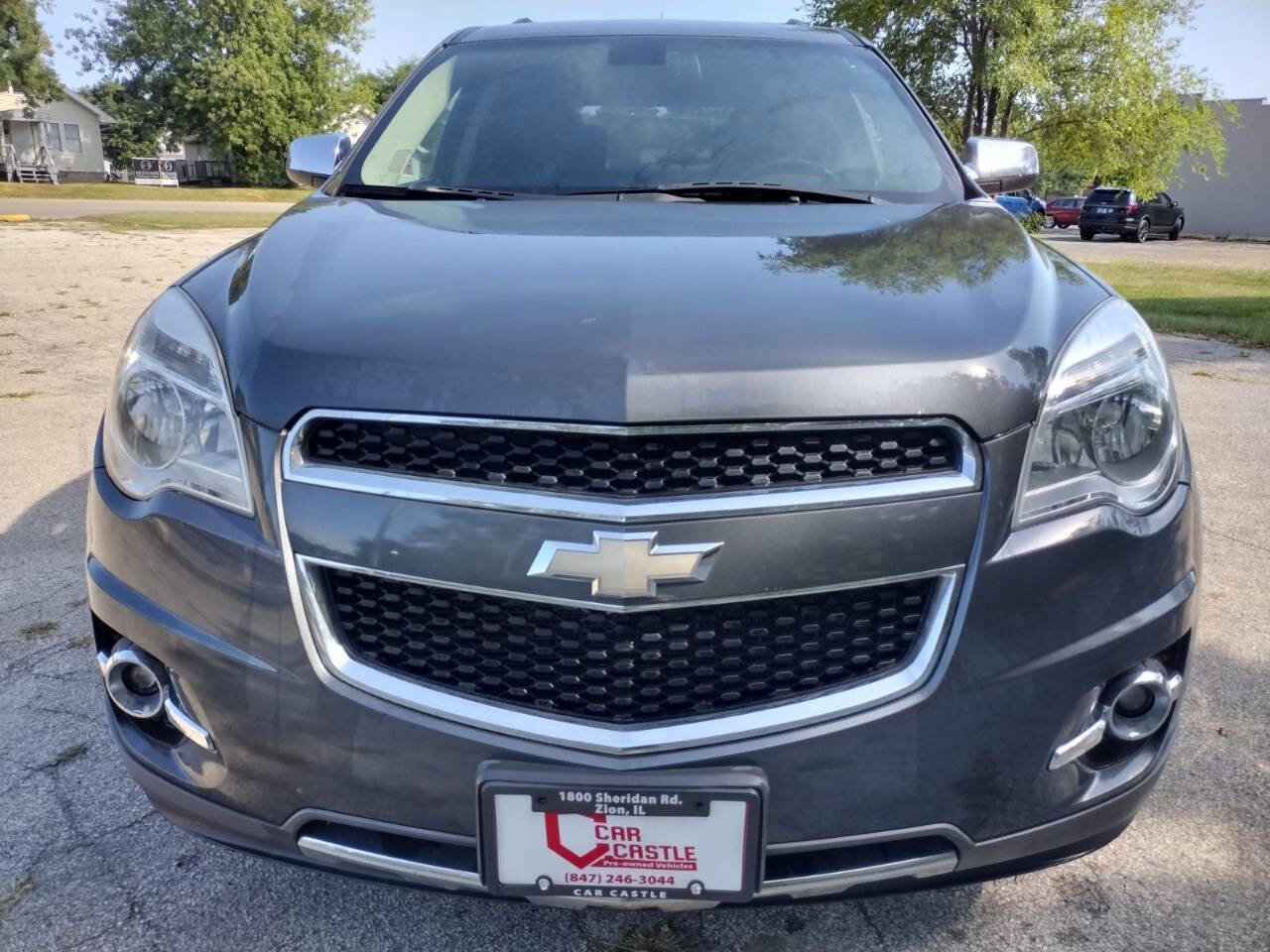 Used 2010 Chevrolet Equinox LT w/ Chrome Appearance Package image 2