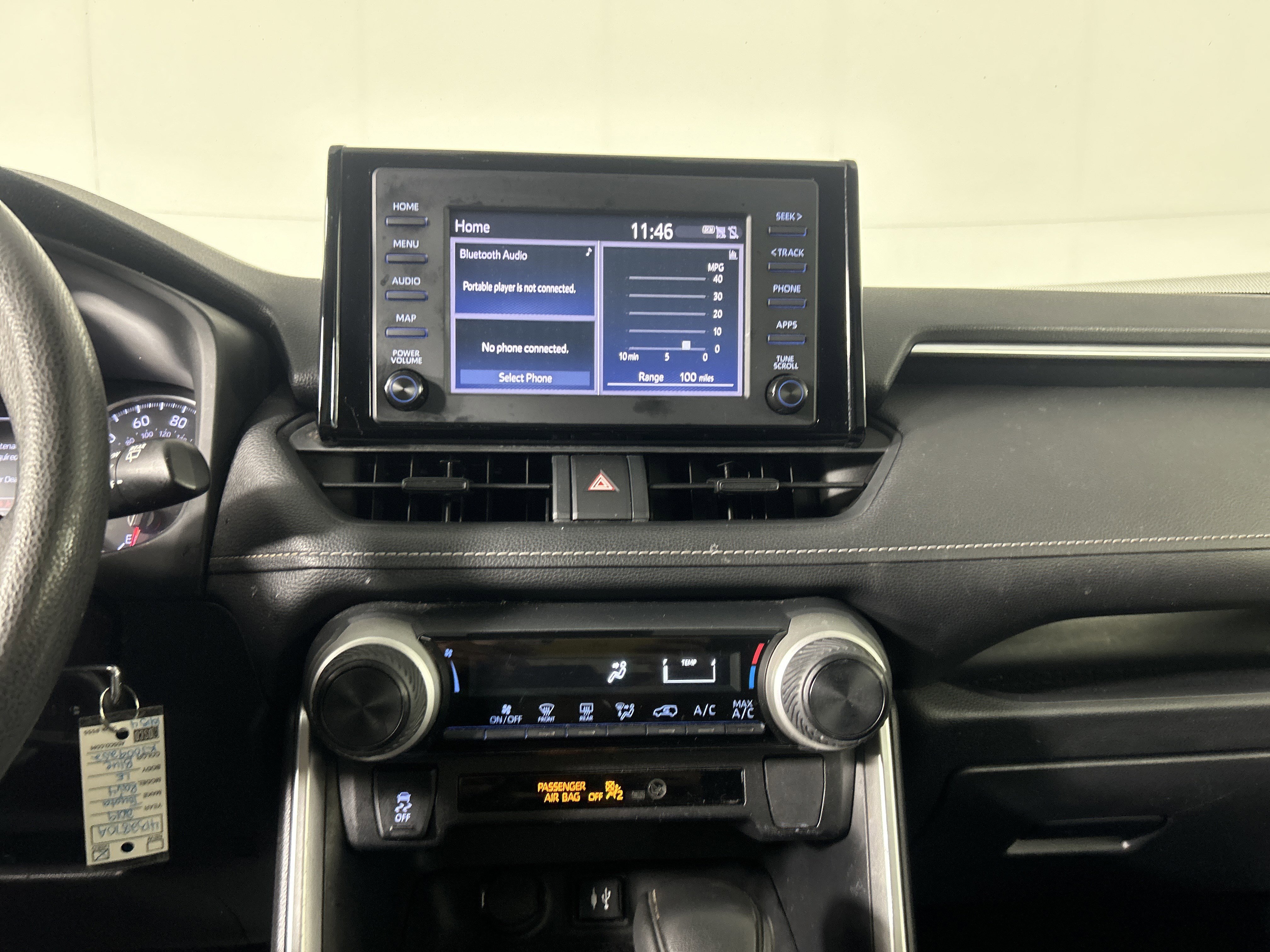 Used 2019 Toyota RAV4 LE image 18