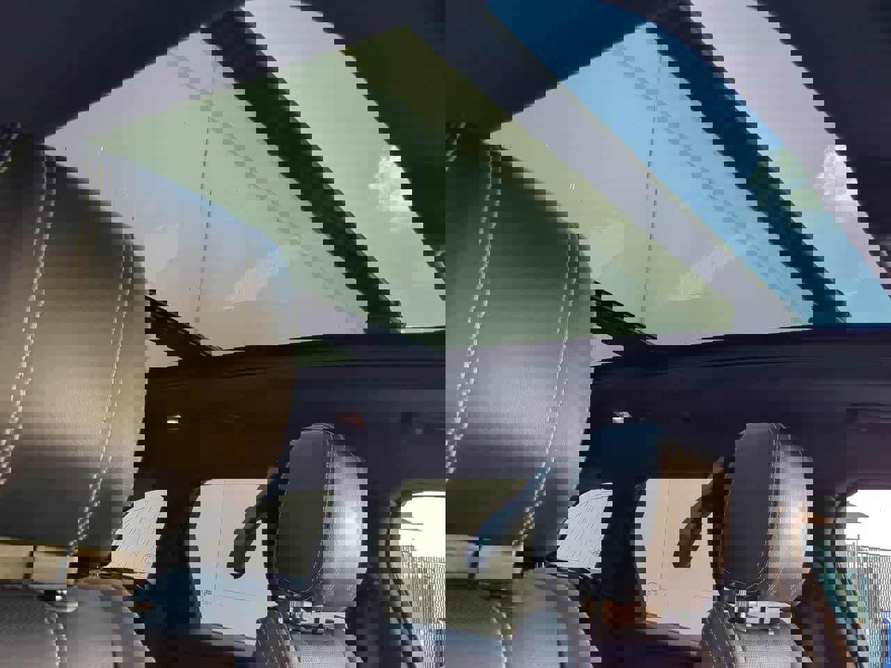 Used 2019 Land Rover Range Rover Velar S image 18