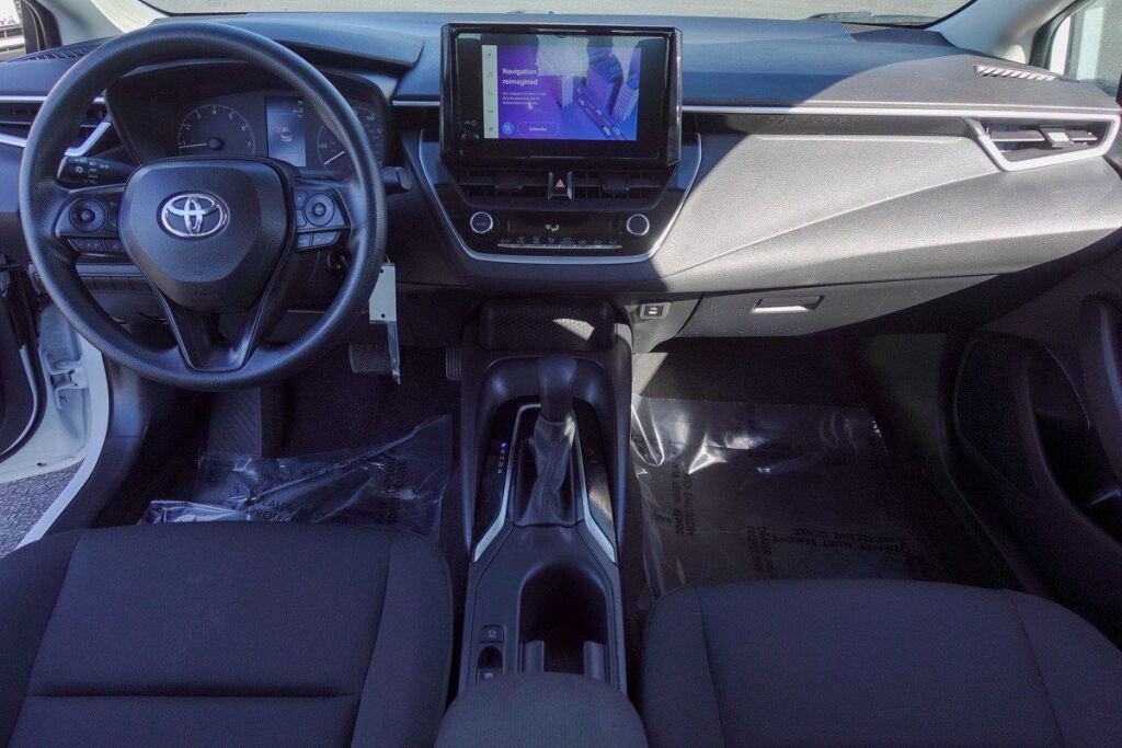 Used 2023 Toyota Corolla LE image 12