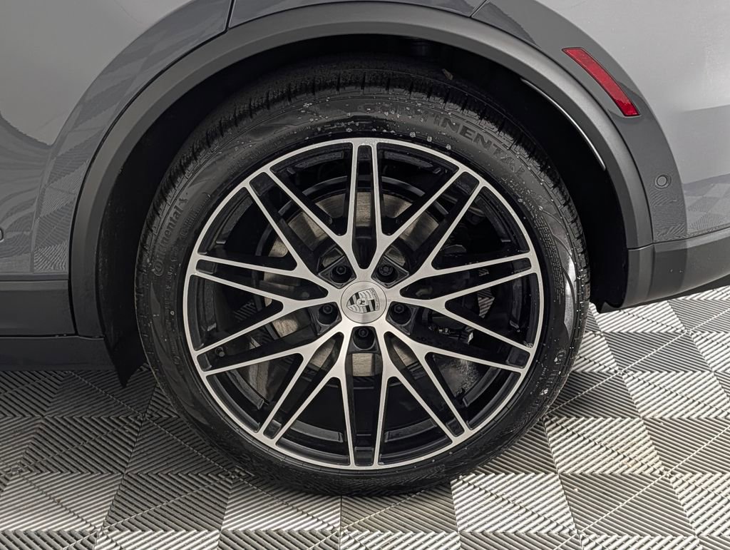 New 2026 Porsche Macan Electric image 13