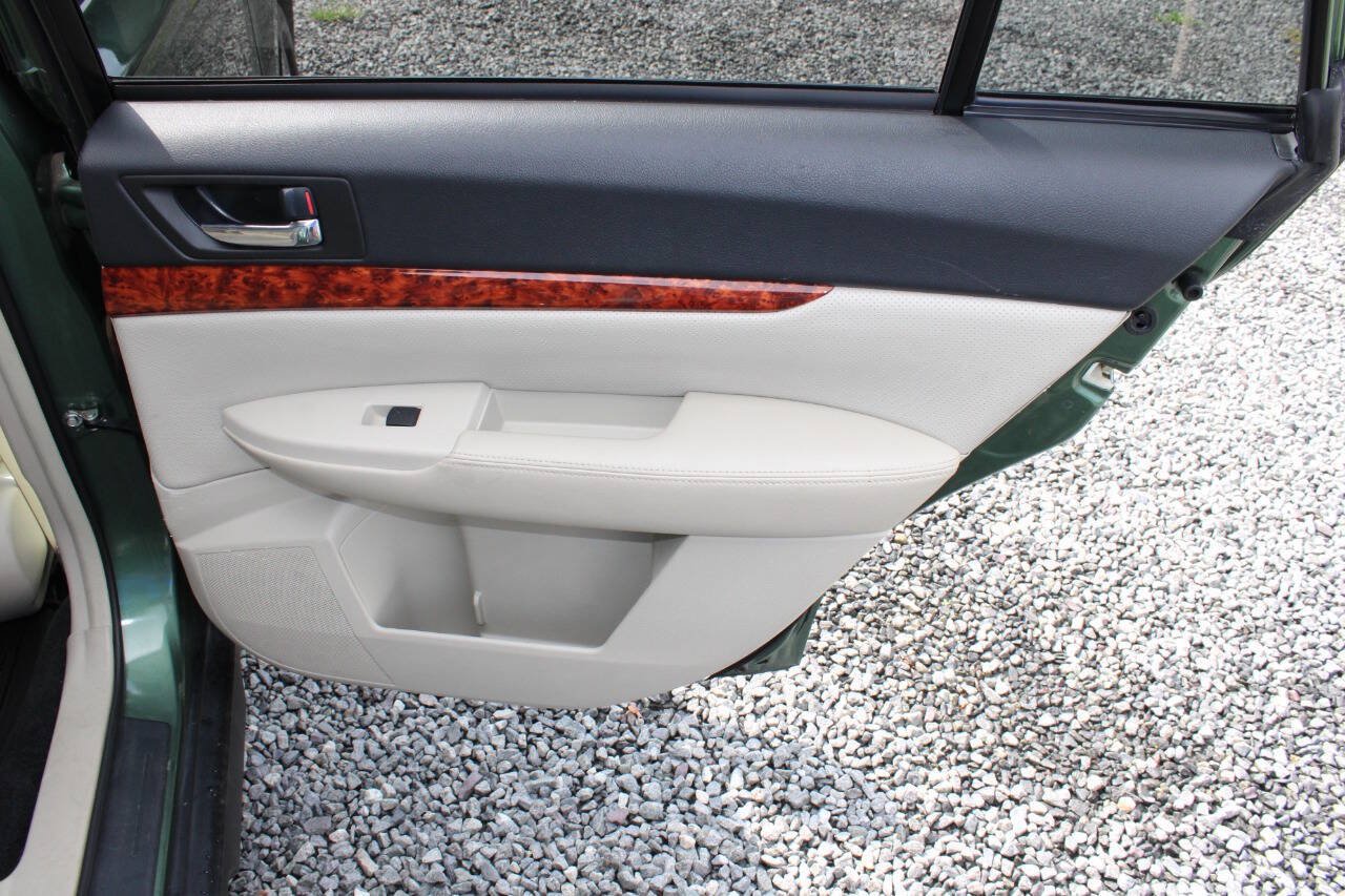 Used 2011 Subaru Outback 2.5i Limited AWD/4WD image 24