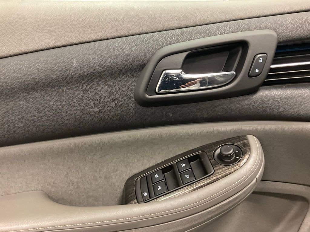 Used 2015 Chevrolet Malibu LT w/ Power Convenience Package image 10