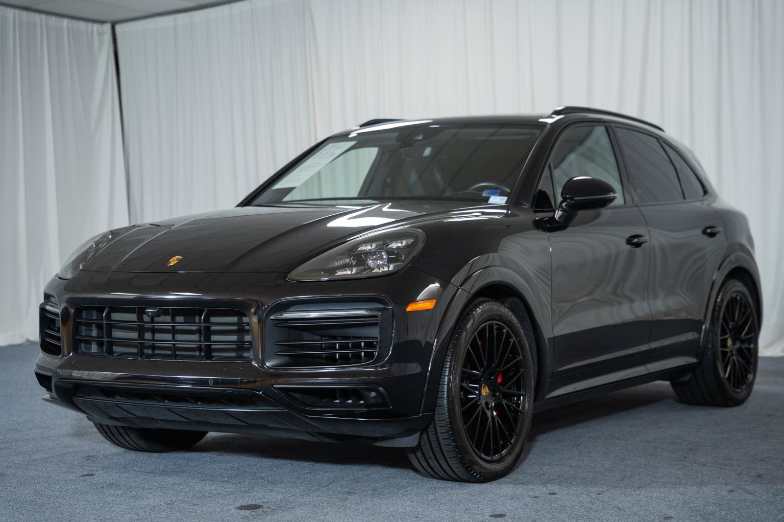 Used 2021 Porsche Cayenne GTS AWD/4WD image 3