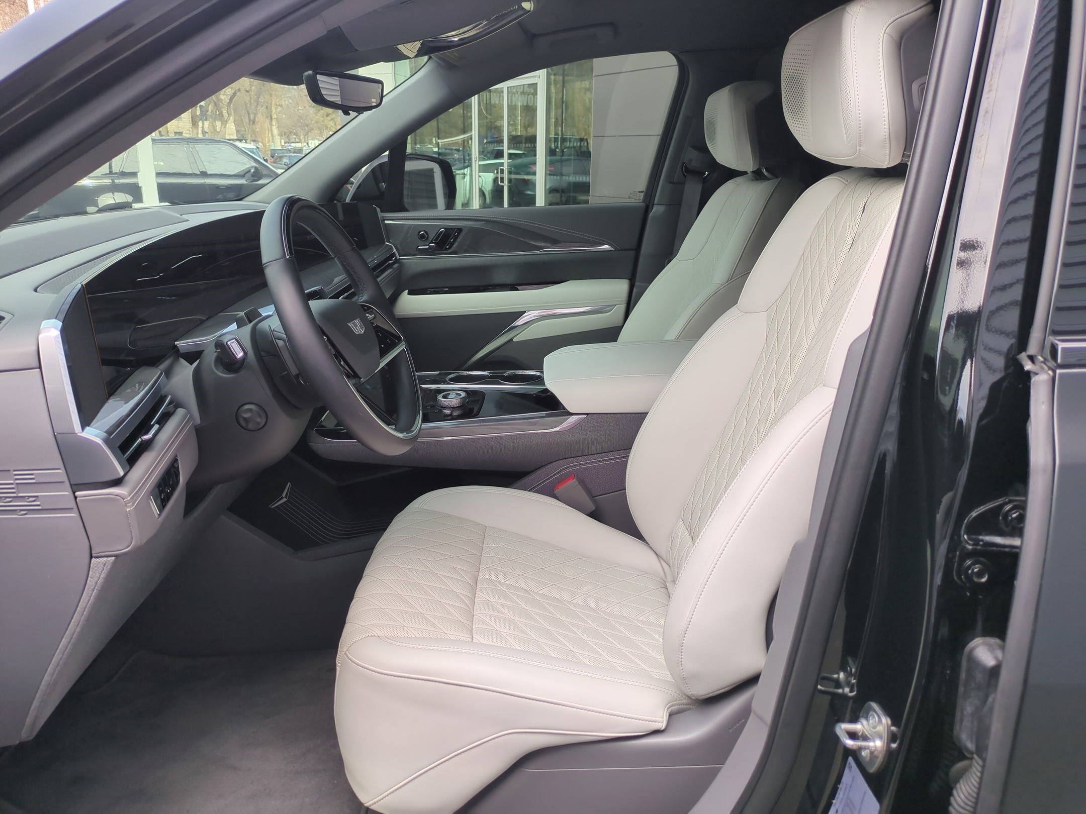 Used 2025 Cadillac Escalade IQ Sport 1 w/ Smart Trailering package image 15