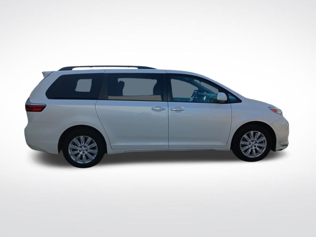 Used 2015 Toyota Sienna XLE Premium image 29