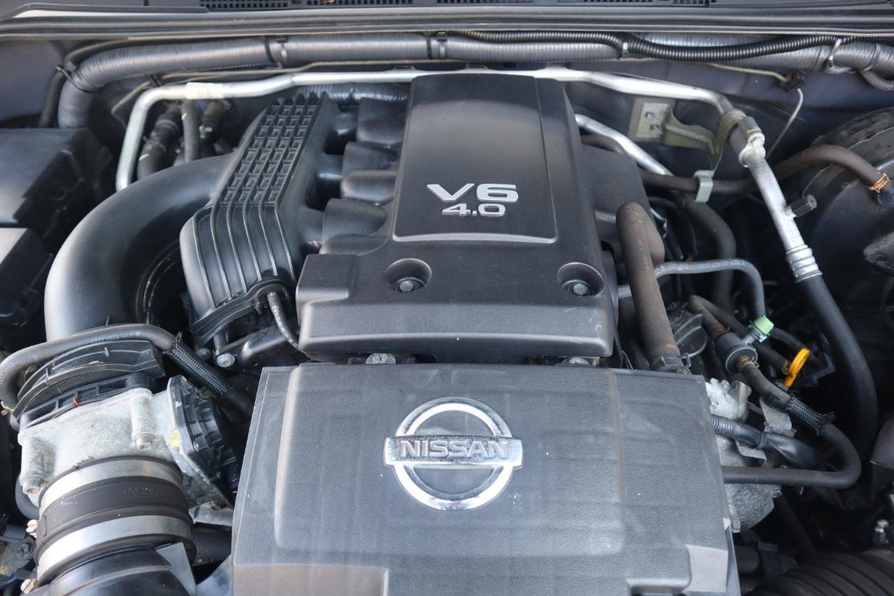 Used 2013 Nissan Frontier PRO-4X AWD/4WD image 39