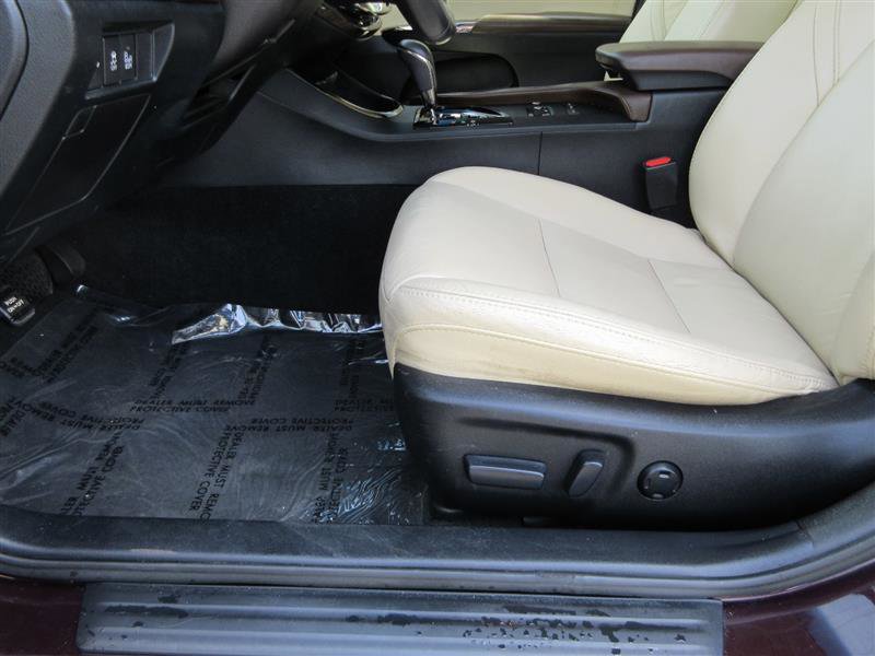 Used 2015 Toyota Avalon XLE Touring image 23
