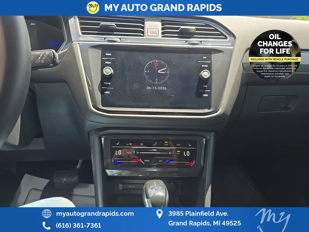 Used 2023 Volkswagen Tiguan SE AWD/4WD image 19