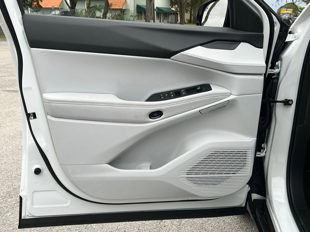 New 2026 Jeep Cherokee Limited image 24