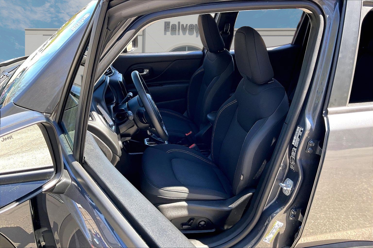 Used 2023 Jeep Renegade Latitude w/ Premium Group AWD/4WD image 22