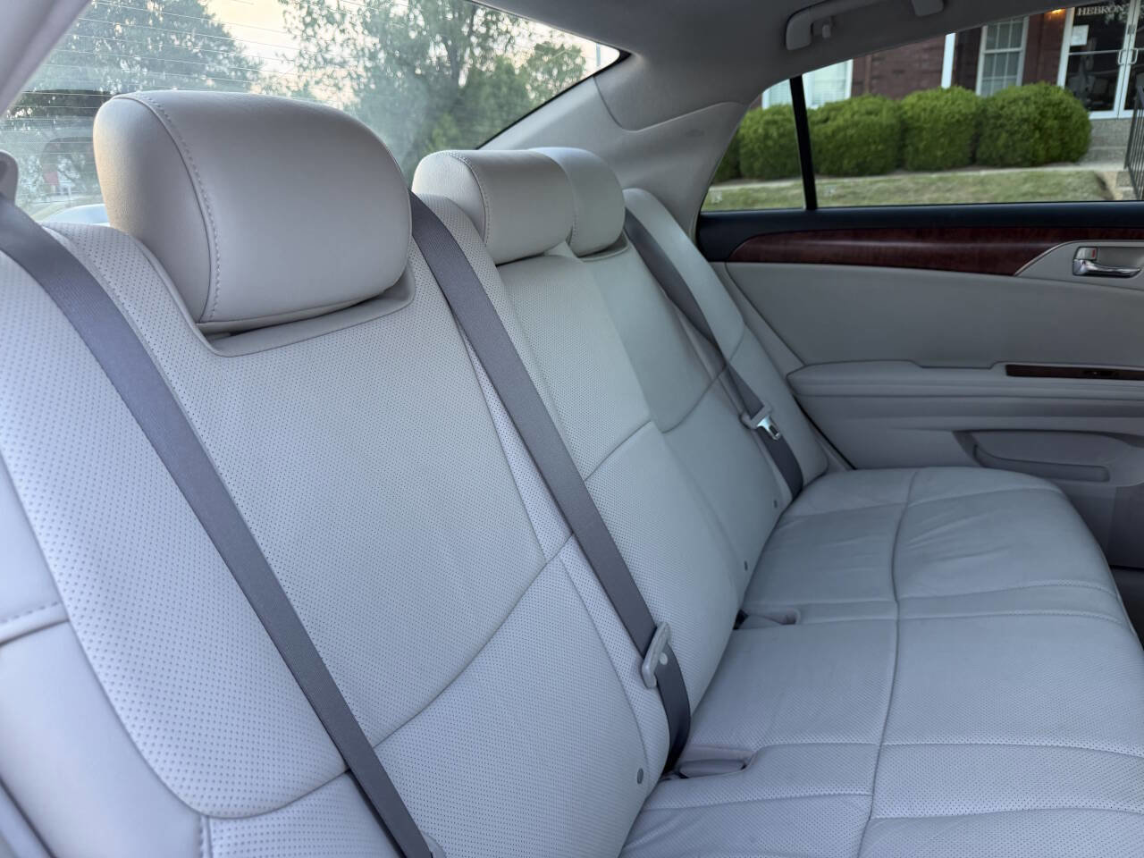 Used 2011 Toyota Avalon Limited FWD image 23