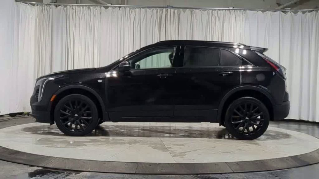 Used 2023 Cadillac XT4 Sport w/ LPO, Onyx Lite Package image 5