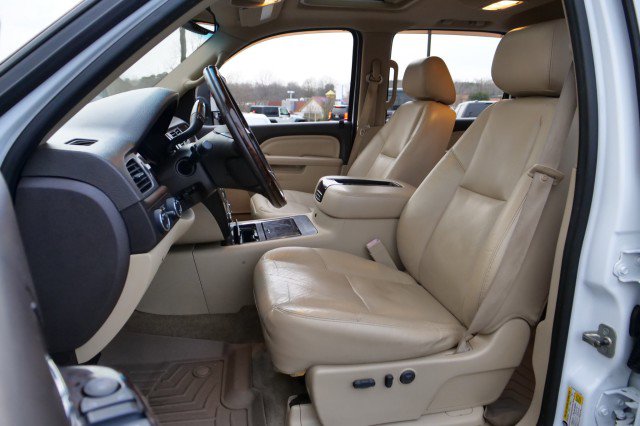 Used 2011 GMC Sierra 3500 Denali image 3