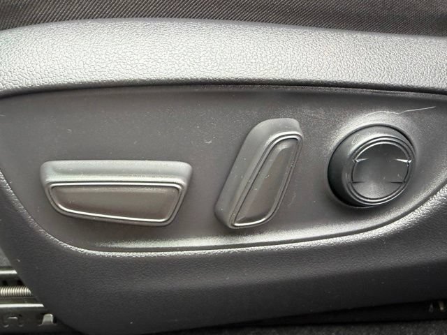 Used 2019 Toyota RAV4 XLE AWD/4WD image 19