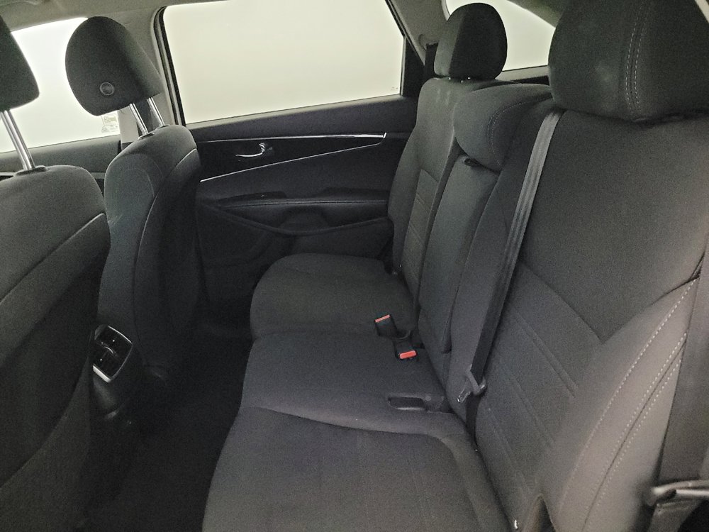 Used 2019 Kia Sorento AWD image 18