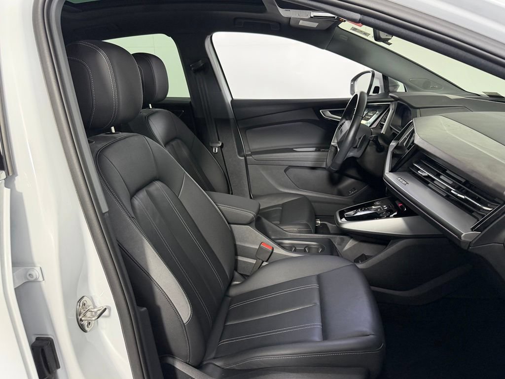 Used 2024 Audi Q4 e-tron Prestige AWD/4WD image 29