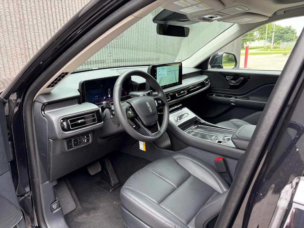 New 2026 Lincoln Aviator AWD image 10
