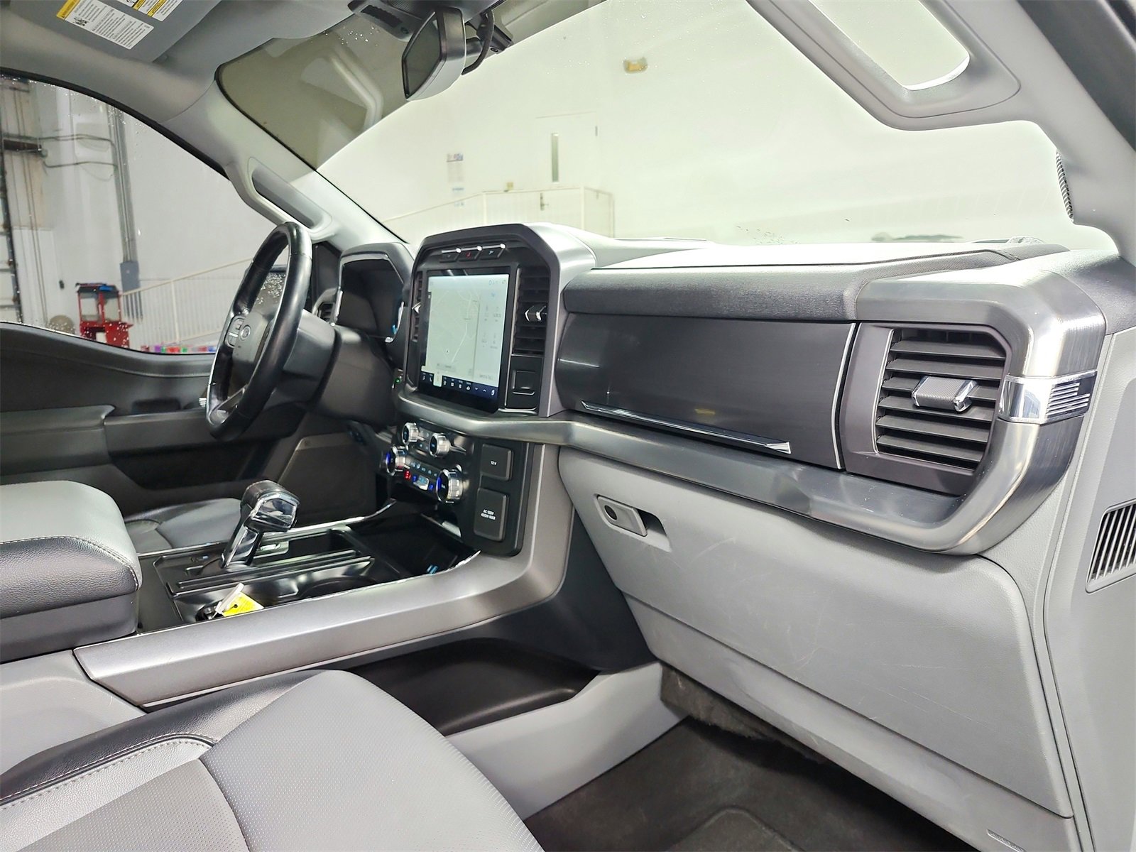 Used 2023 Ford F150 Lariat image 37