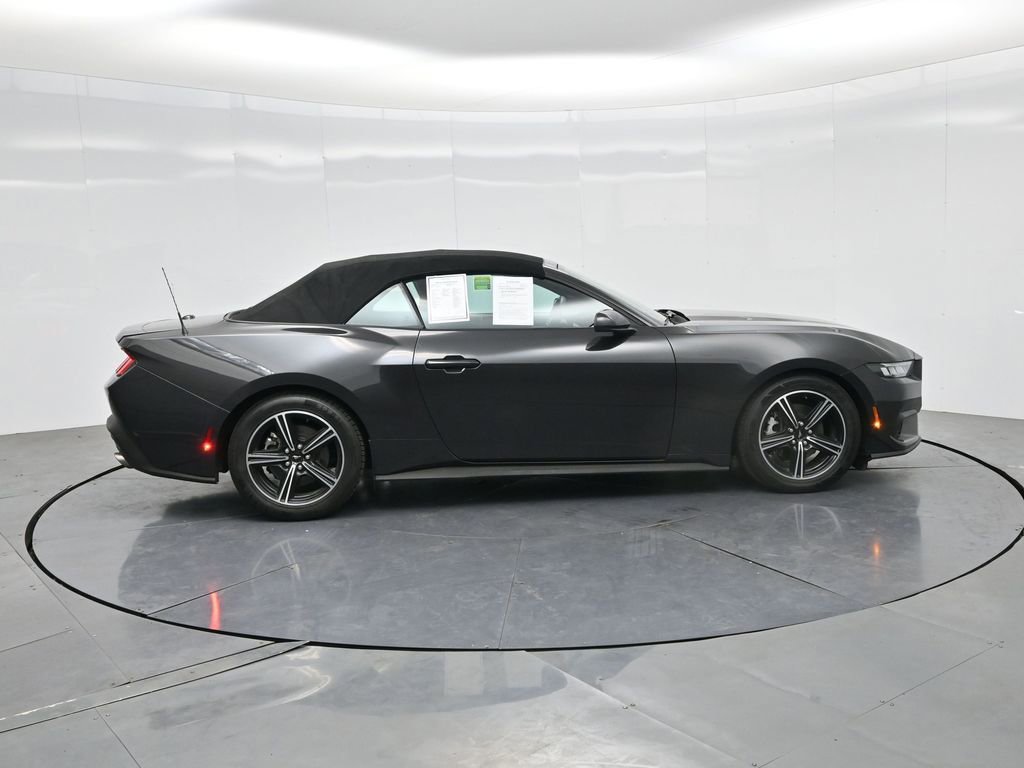 Used 2024 Ford Mustang Convertible image 24