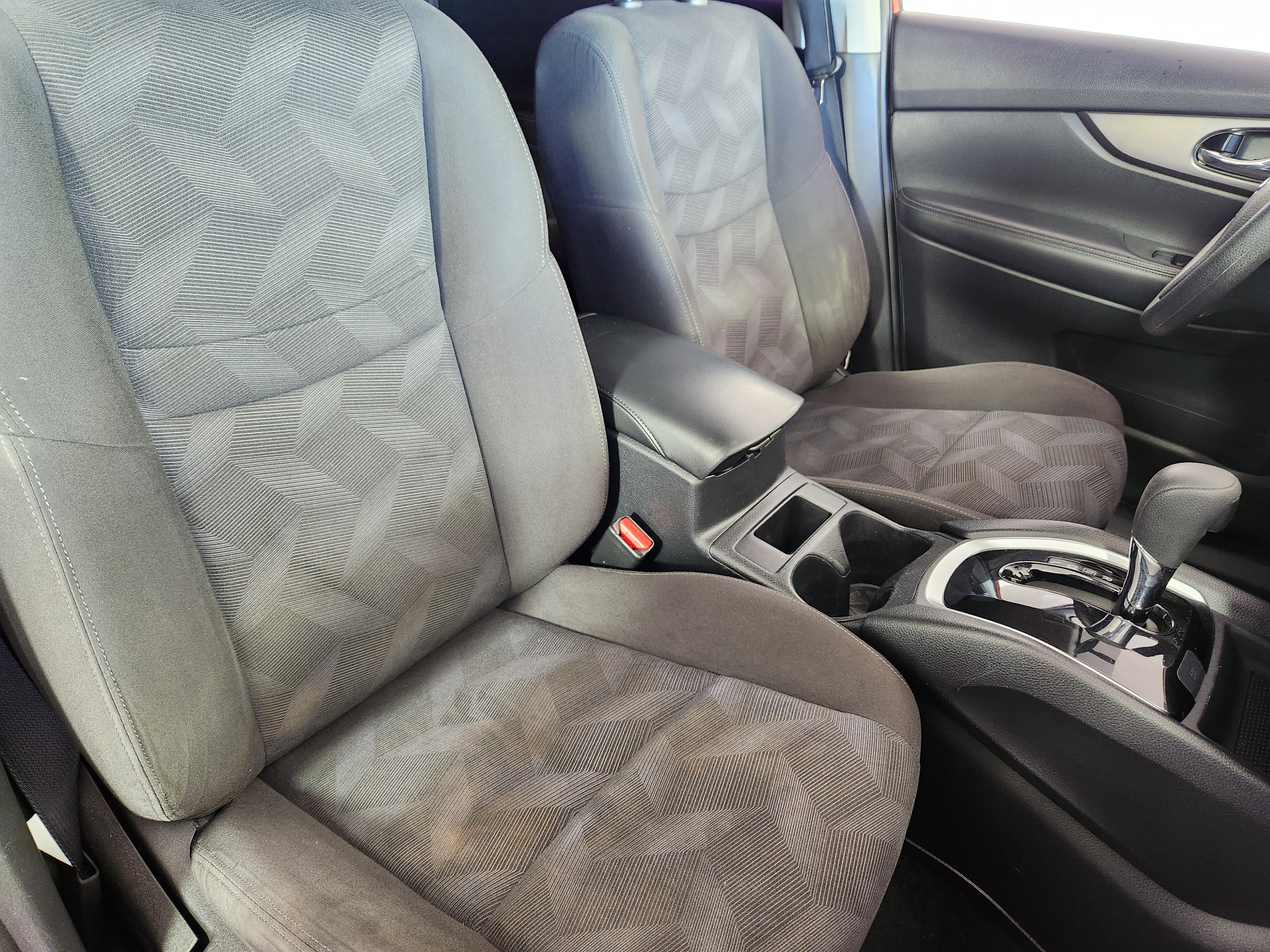 Used 2016 Nissan Rogue S image 10