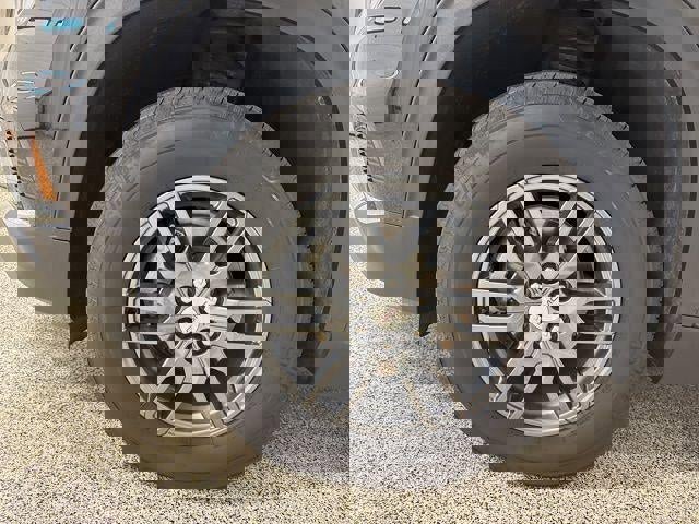 Used 2025 GMC Acadia Elevation image 35