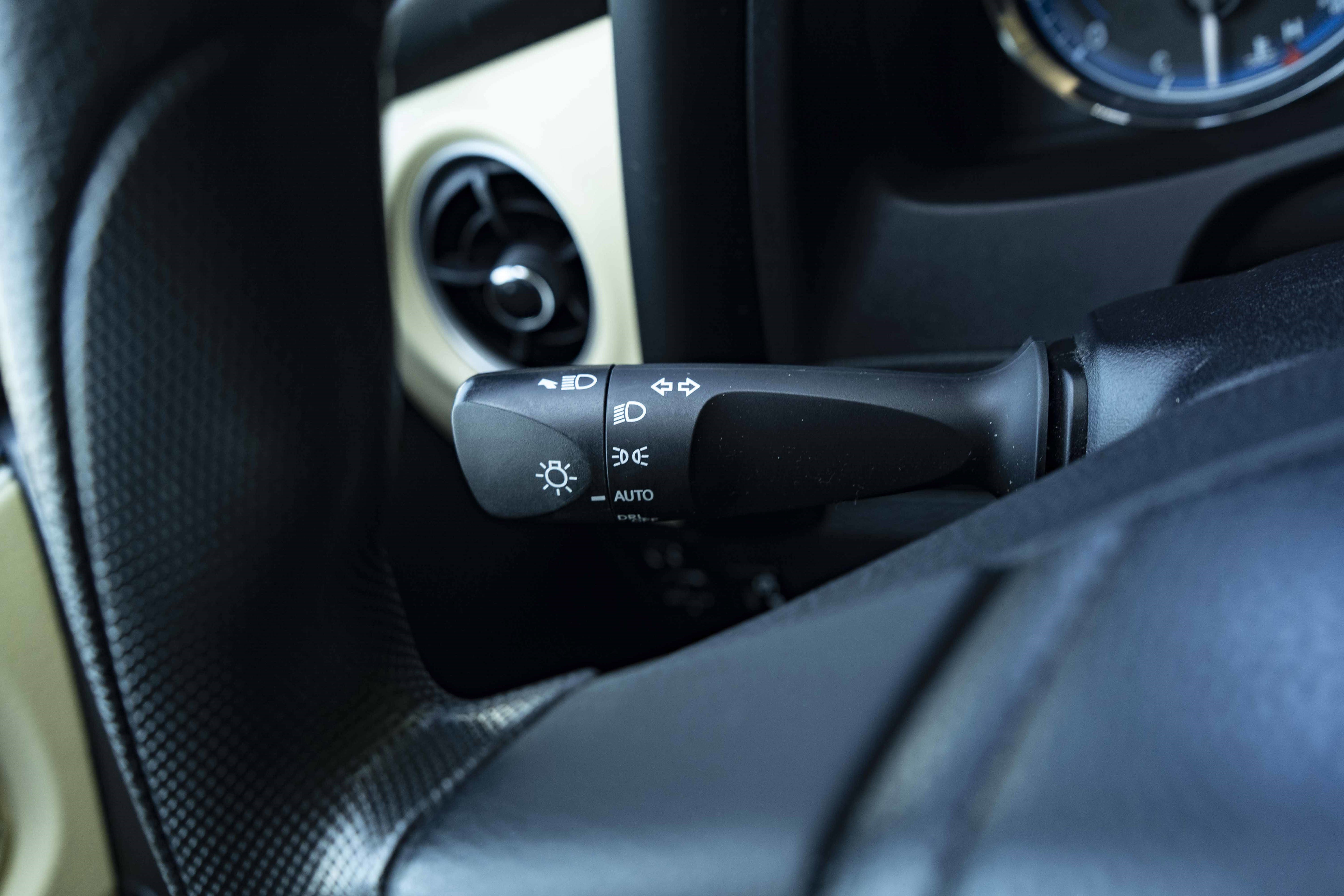 Used 2019 Toyota Corolla SE FWD image 21