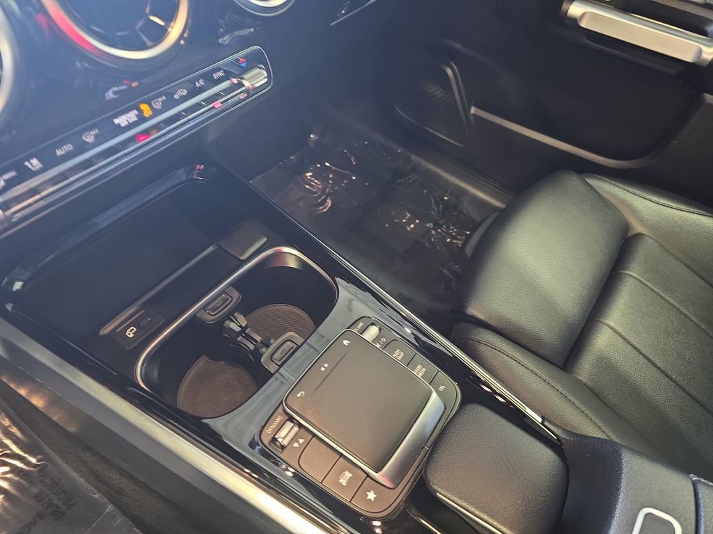 Certified 2021 Mercedes-Benz GLB 250 4MATIC image 26