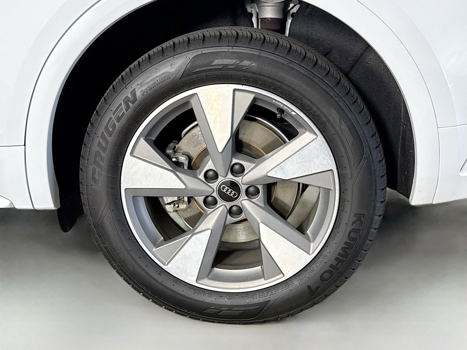 Used 2023 Audi Q5 2.0T Premium w/ Convenience Package image 31