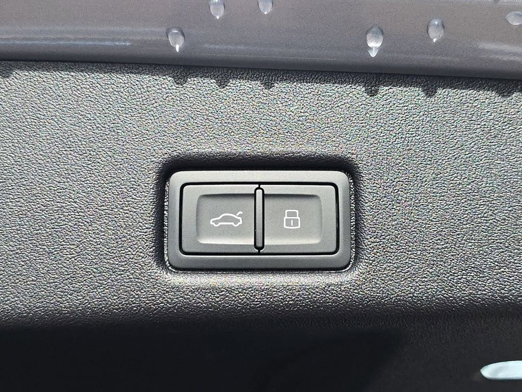 New 2025 Audi Q5 Premium image 13