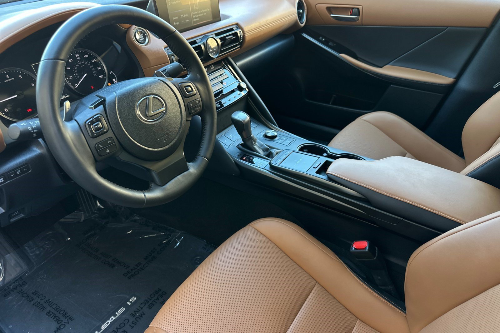 Certified 2025 Lexus IS 300 F Sport RWD image 4