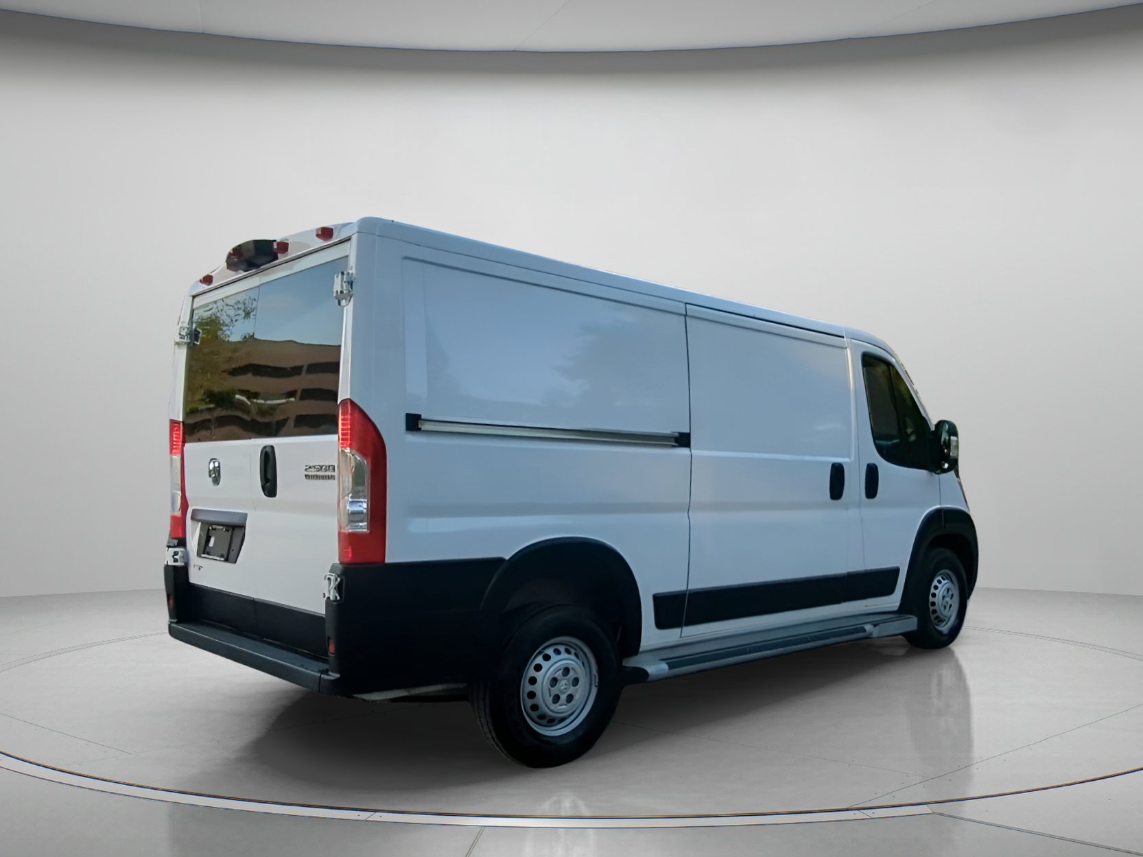Used 2025 RAM ProMaster 2500 w/ U-Haul Equipment Group FWD image 28