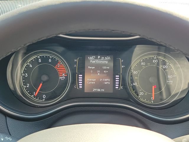 Used 2022 Jeep Cherokee Latitude AWD/4WD image 23