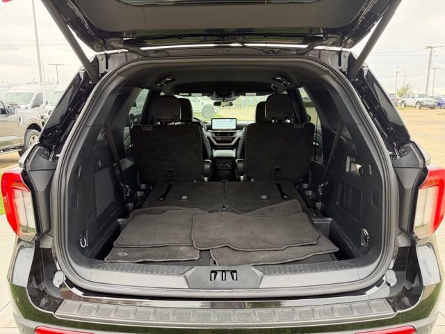 Certified 2025 Ford Explorer ST-Line AWD/4WD image 7