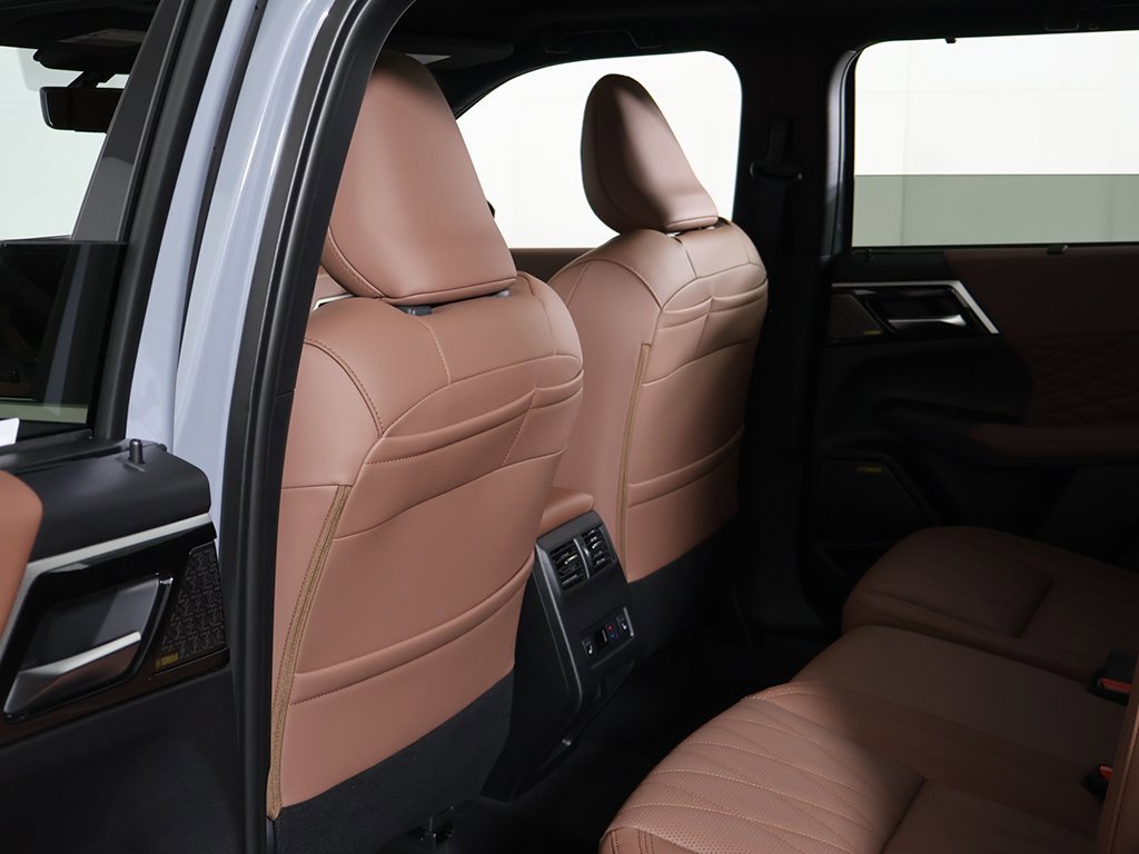New 2025 Mitsubishi Outlander SEL image 33