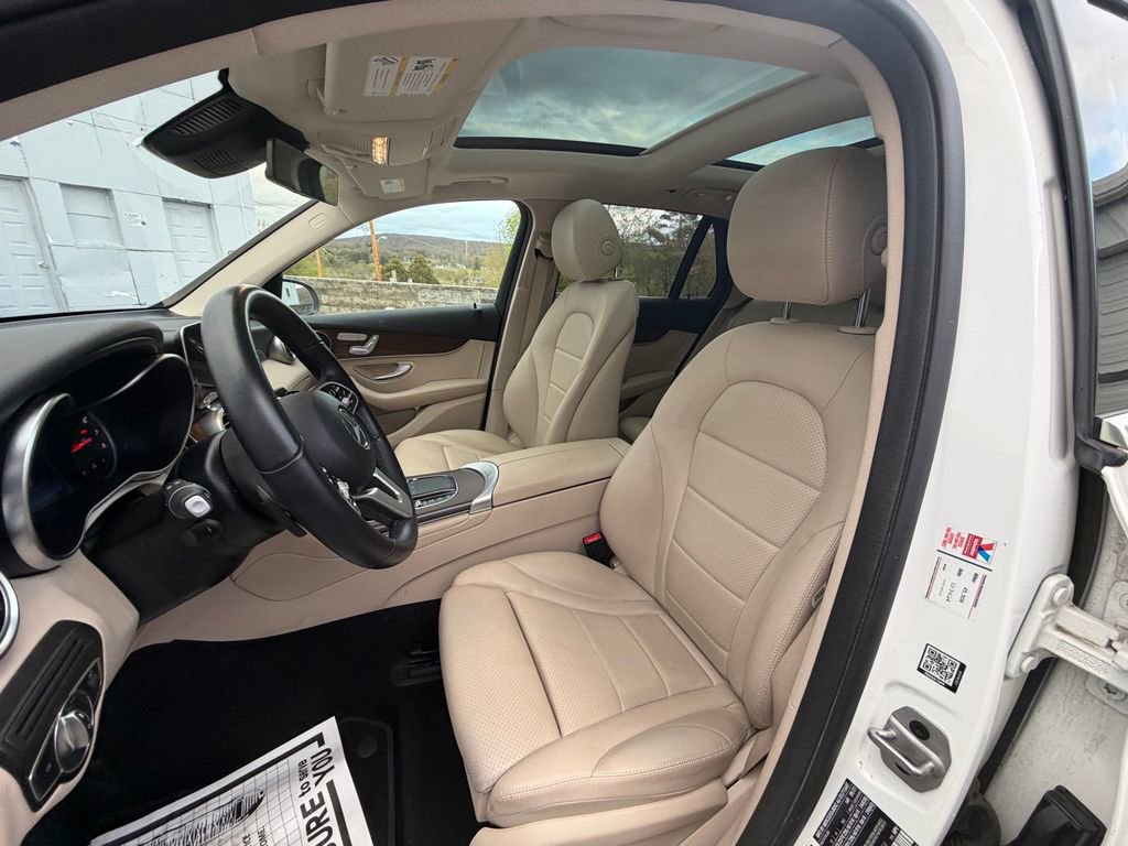 Used 2022 Mercedes-Benz GLC 300 image 9