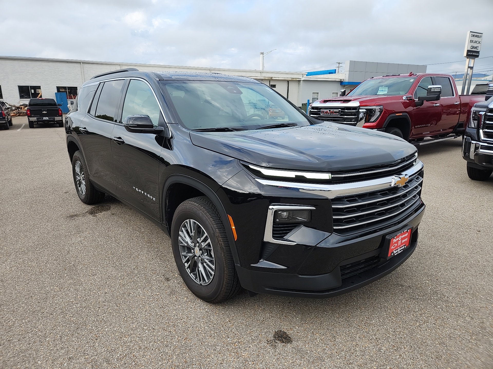 New 2025 Chevrolet Traverse LT w/ LPO, Cargo Package image 2