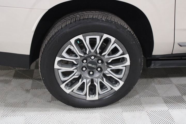Used 2023 GMC Yukon XL Denali Ultimate w/ LPO, Floor Liner Package image 43
