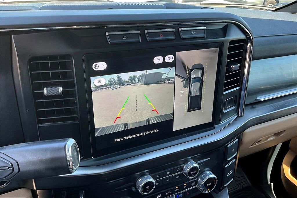 Used 2023 Ford F250 Lariat w/ Chrome Package image 17