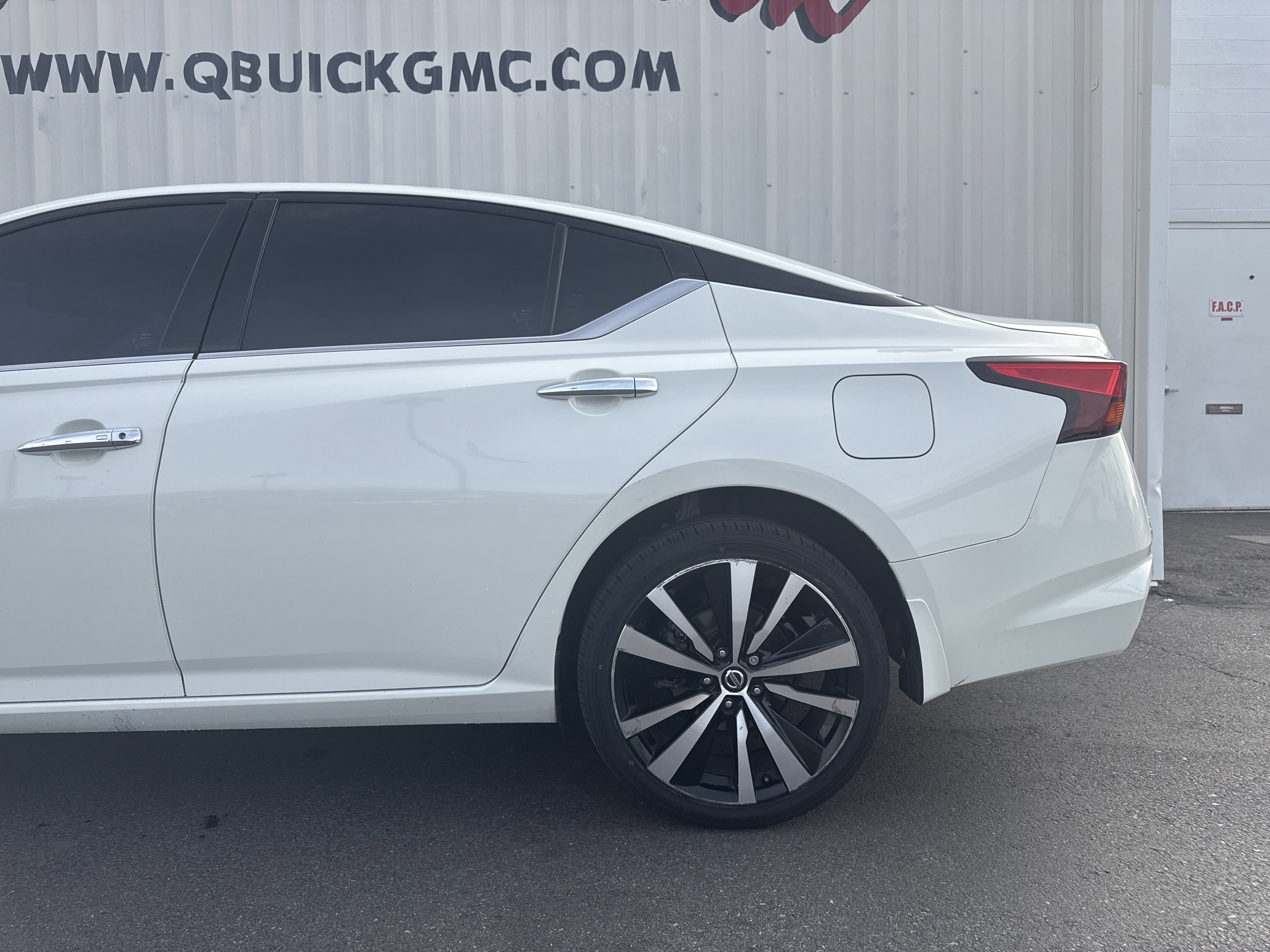 Used 2021 Nissan Altima 2.5 Platinum image 2