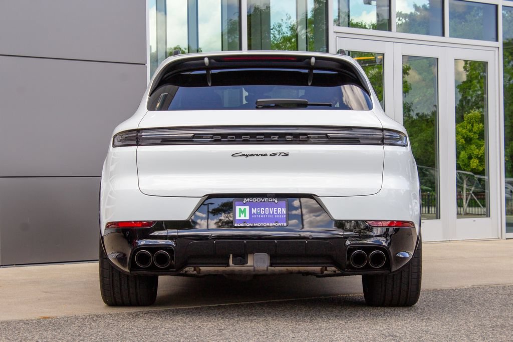Used 2025 Porsche Cayenne GTS AWD/4WD image 9