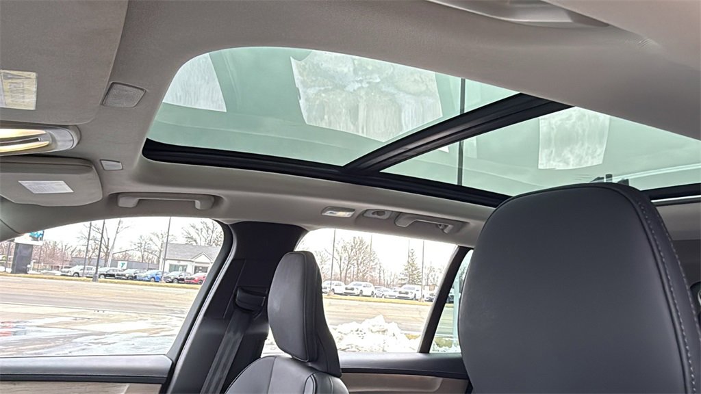 Certified 2025 Volvo XC90 B5 Plus image 22