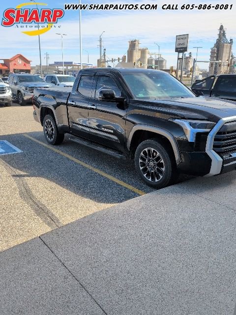 Used 2022 Toyota Tundra Limited w/ Power Package AWD/4WD image 1