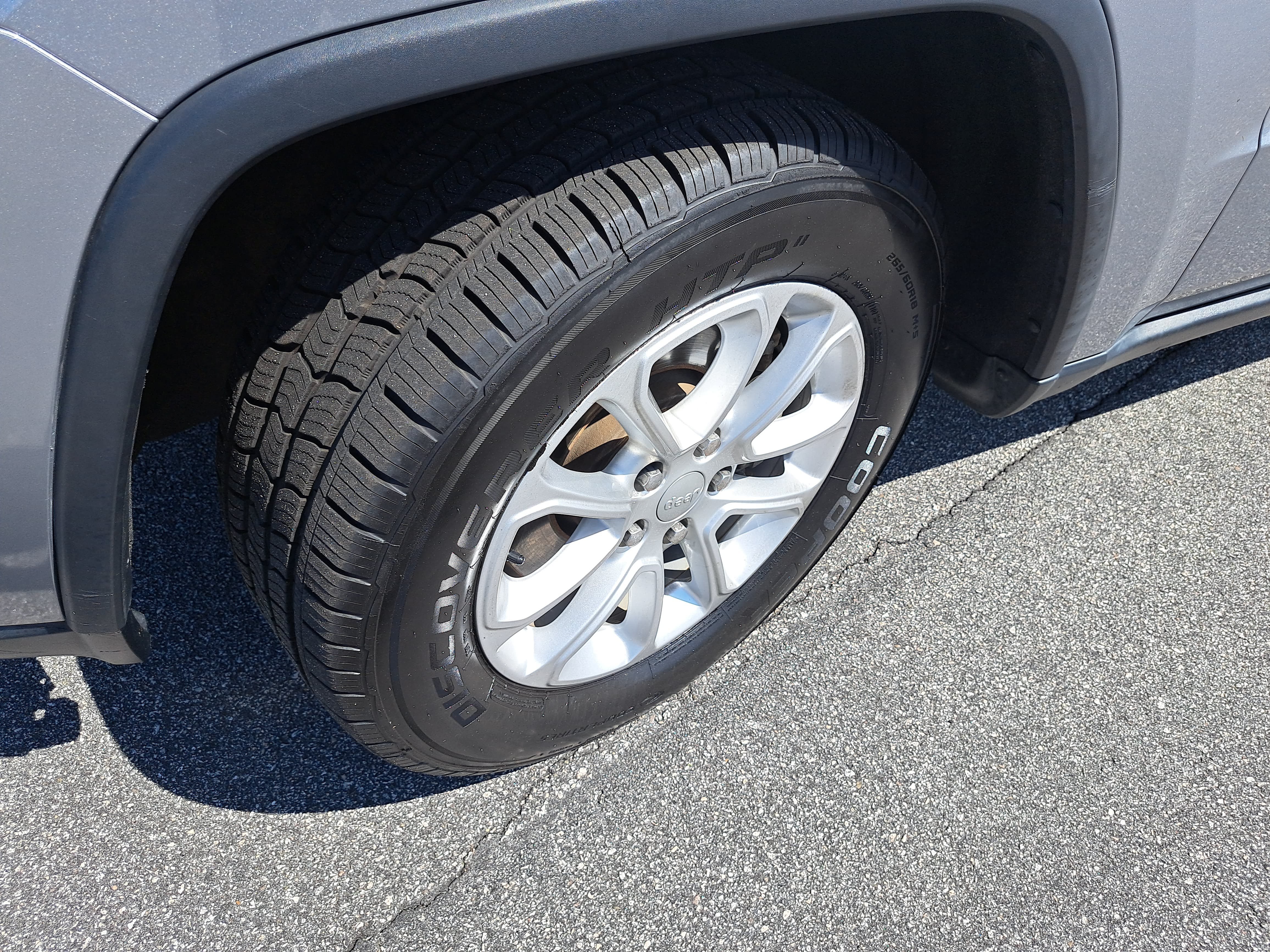 Used 2021 Jeep Grand Cherokee Laredo RWD image 29